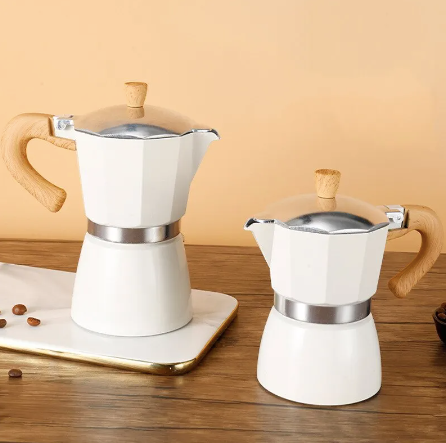 Cafetera vintage crema